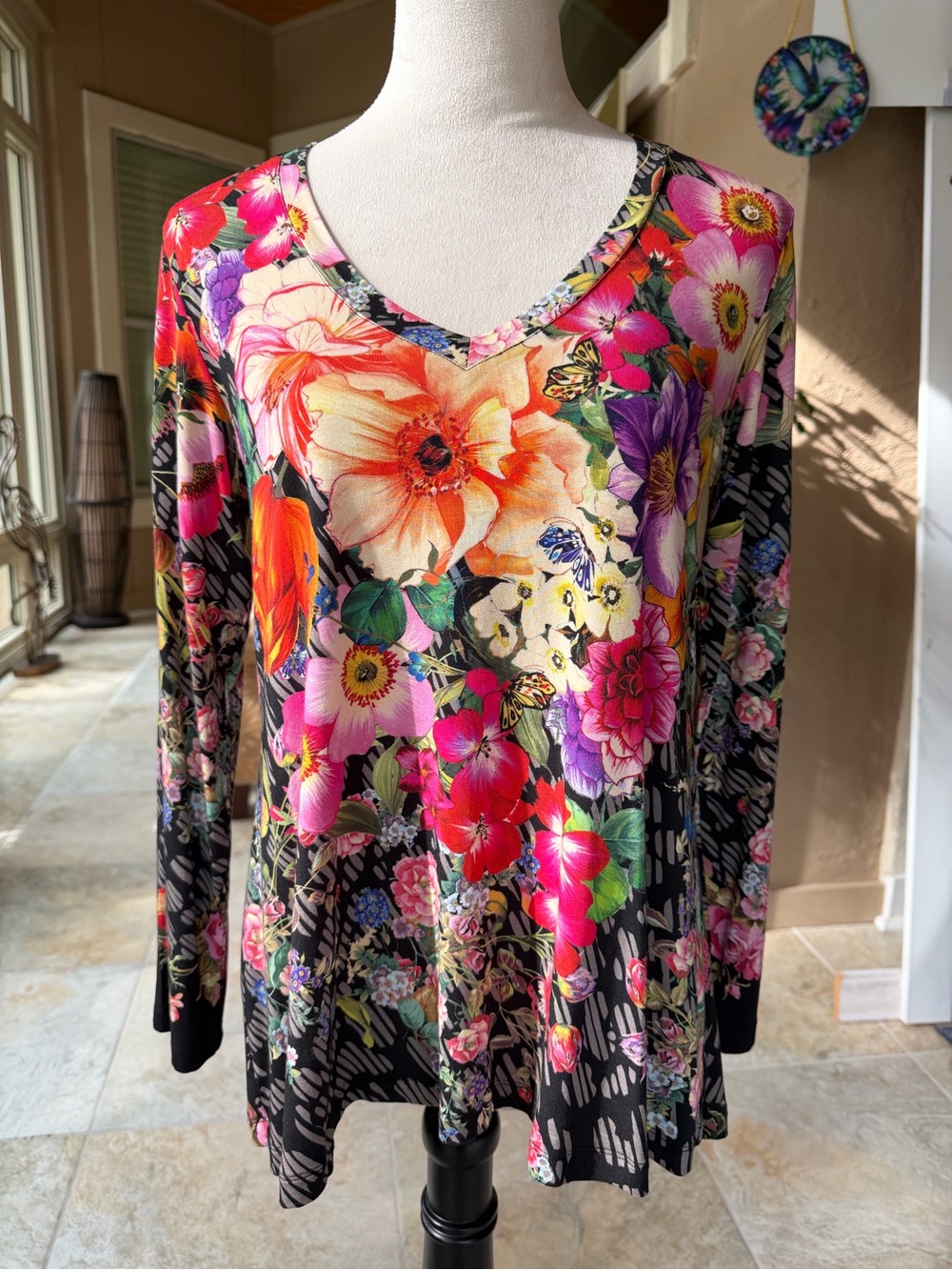 Johnny Was V-Neck Long Sleeve Floral Top - Black Multicolor, size M.